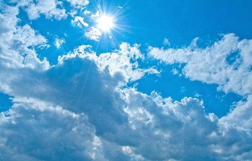 時期尚早夏の空
