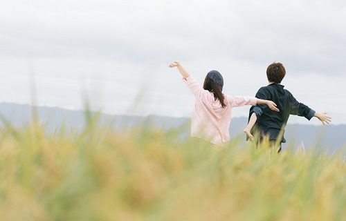 臨戦態勢取る背中